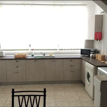 Fatima House, No.13 בית נופש *