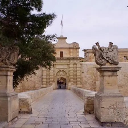 בית נופש Fatima House, No.13 רבאט